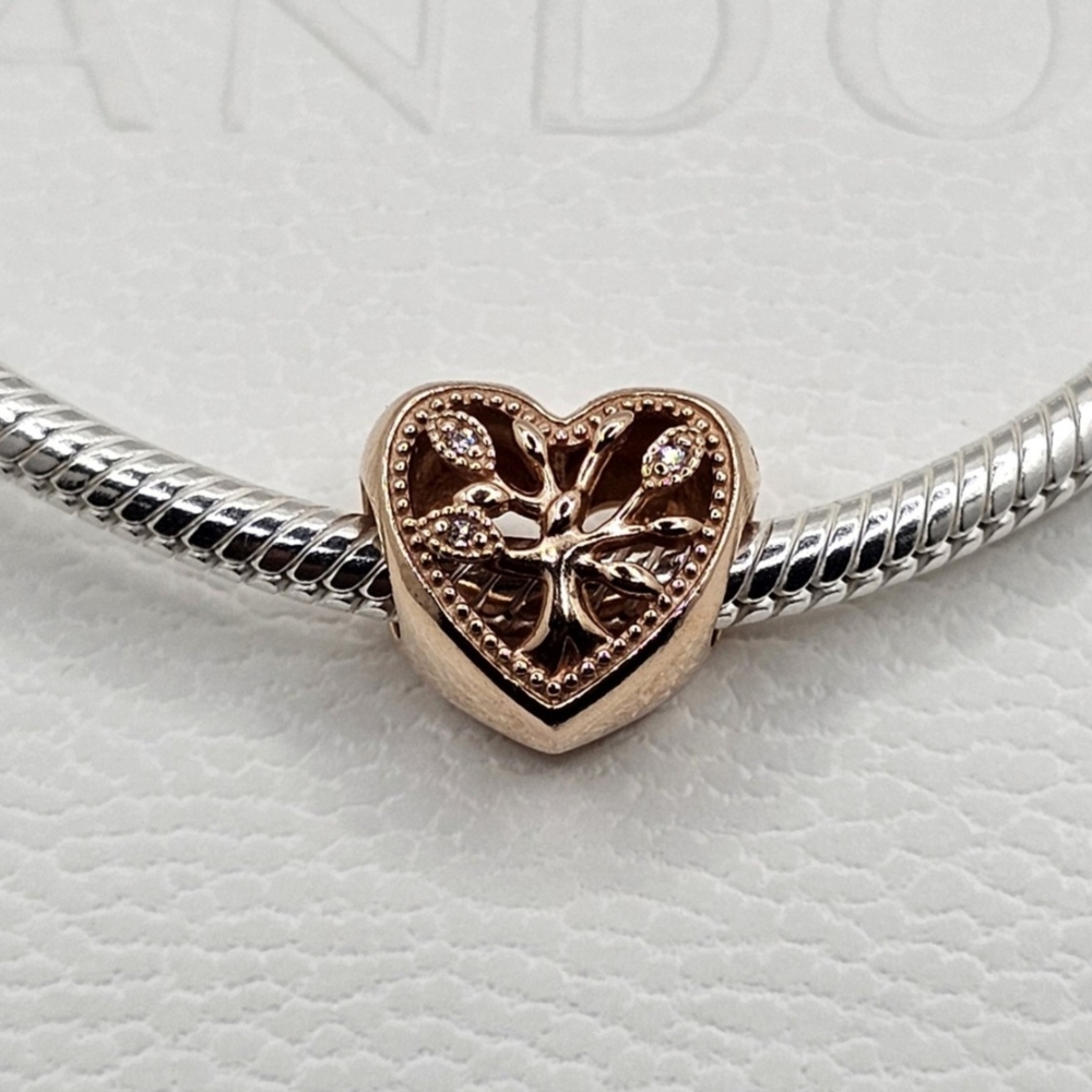 👨👩👧👦 Authentic Pandora ROSE FAMILY CHARM - Picture 2 of 11